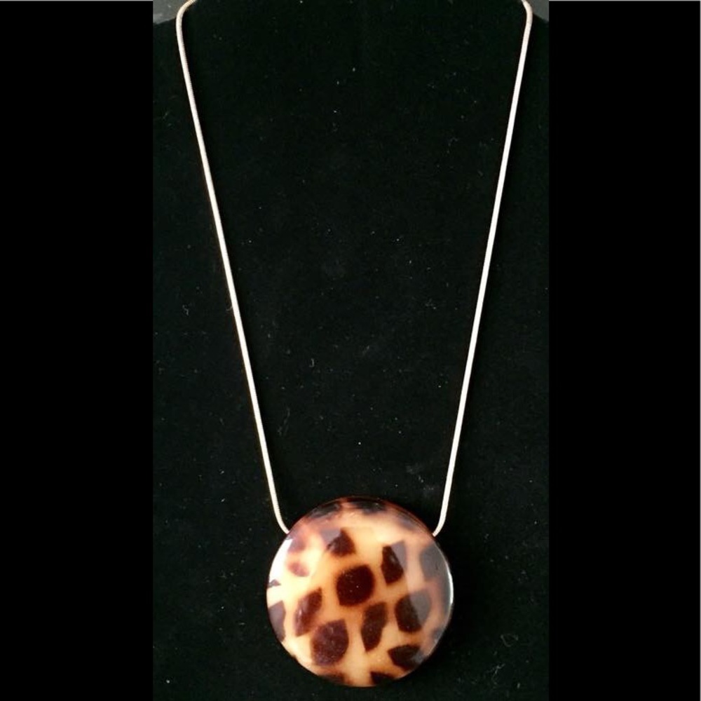 Goldtone necklace tortoise design